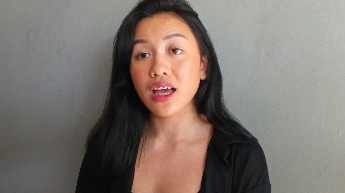 LOLLY DAPAT RESTU - Laura Meizani Nasseru Asry alias Lolly anak Nikita Mirzani di Mampang Prapatan, Jakarta Selatan, Minggu (7/4/2024). Isyarat Manis Nikita Mirzani Restui Hubungan Lolly dengan Pacar Barunya.