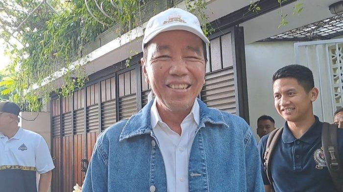 Presiden ke-7 Joko Widodo (Jokowi) saat ditemui di Jalan Kutai Utara, Kelurahan Sumber, Kecamatan Banjarsari, Kota Solo, Jawa Tengah (Jateng), pada Kamis (26/6/2025).(KOMPAS.COM/Fristin Intan Sulistyowati)
