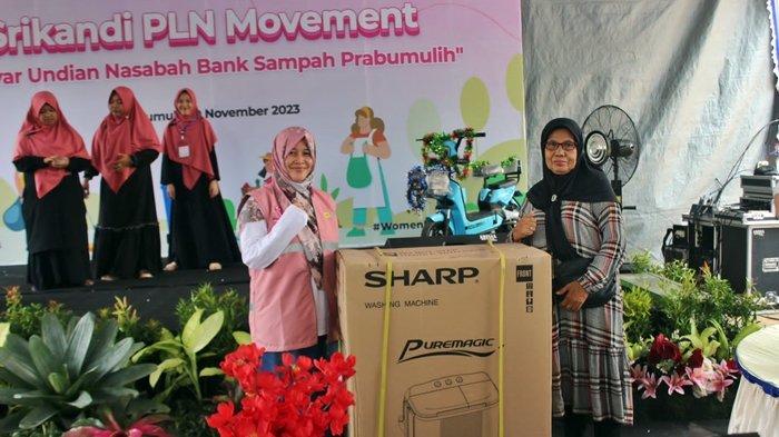 Kegiatan ini diinisiasi oleh PLN UID S2JB dalam rangka memperkenalkan layanan PLN sekaligus mendukung produktivitas masyarakat dalam mengelola sampah dengan cara menjadi nasabah Bank Sampah Prabumulih (BSP).