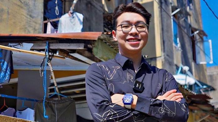Kembali pecahkan rekor dalam dunia live streaming, dr Richard Lee berhasil tembus omzet hingga 5,5 miliar hanya dalam waktu 1,5 jam di sesi Shopee Live 1 September 2023 kemarin.