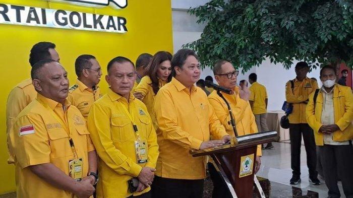 Hasil Rakernas - Ketua Umum Golkar, Airlangga Hartarto, gelar pertemuan dengan Ketua DPD Golkar se-Indonesia pada Minggu 30 Juli 2023 malam.