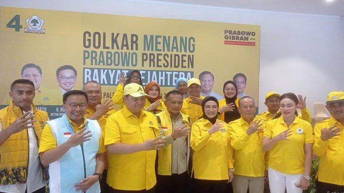 Ketum Partai Golkar Airlangga Hartarto bersama jajaran dan pengurus DPD Golkar Sumsel