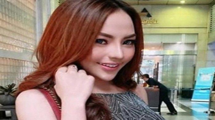 LISA MARIANA MERAYU - Tangkapan layar Instagram Lisa Mariana Kamis (14/5/2025). Pasca Ridwan Kamil, Lisa Mariana kini ingin jadi ibu tiri Mayang, ketahauan hubungi Doddy Sudrajat