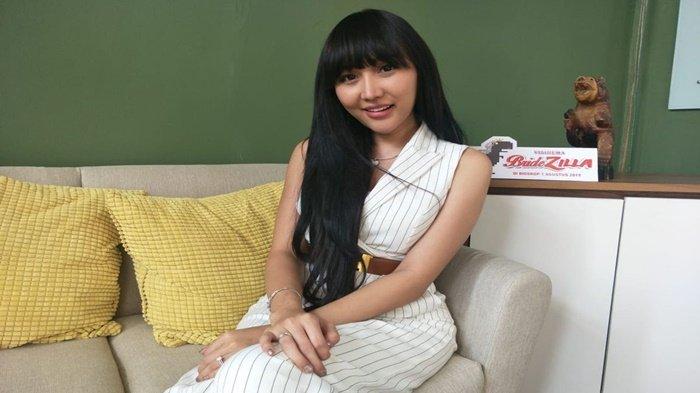 LUCINTA JENGUK NIKITA - Lucinta Luna dalam press junket film Bidezilla di kawasan Cilandak, Jakarta Selatan, Rabu (26/6/2019). Bela mati-matian, Lucinta Luna sebut Nikita Mirzani malaikat
