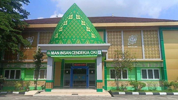 MAN IC OKI - Penampakkan bagian depan gedung Madrasah Aliyah Negeri Insan Cendikia Ogan Komering Ilir (MAN IC OKI).