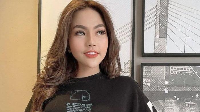 PEKERJAAN LISA MARIANA - Tangkapan layar Instagram Lisa Mariana Selasa (29/4/2025). Ngaku tak pernah jual diri, Lisa Mariana ketahuan bohong, pekerjaan lamanya dibongkar Eks Muncikari