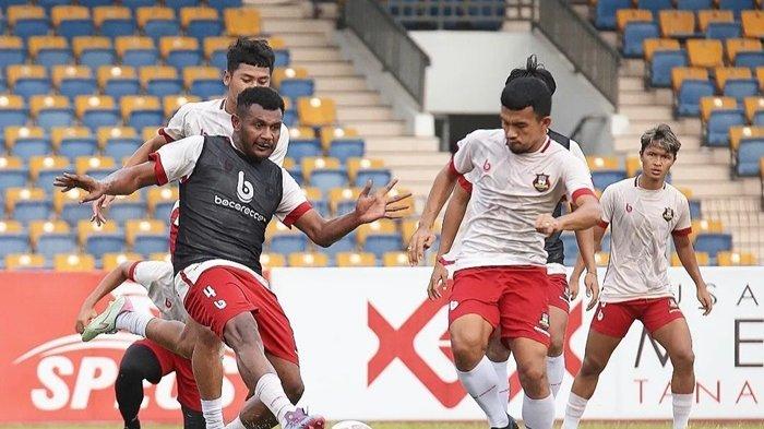 Para punggawa Sada Sumut FC menggelar official training jelang laga menghadapi PSPS Riau di Stadion Kaharuddin Nasution, Pekanbaru, Sabtu (21/10/2023).