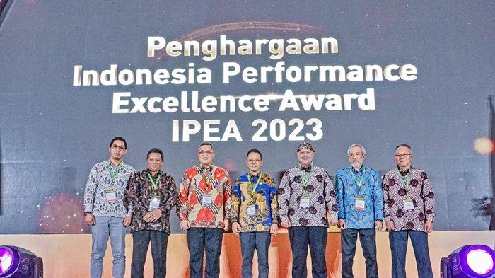 PT PLN (Persero) berhasil meraih empat penghargaan dalam ajang Indonesia Performance Excellence Award (IPEA) 2023 yang digelar pada acara Temu Karya Mutu dan Produktivitas Nasional ke-27 di Yogyakarta, Senin (27/11/2023).