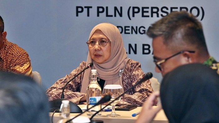 PT PLN (Persero) dengan PLN Batam telah menandatangani Perjanjian Kerja Sama (PKS) terkait Green Energy as a Service: Renewable Energy Certificate Partnership yang dilakukan oleh Executive Vice President (EVP) Penjualan dan Pelayanan Pelanggan Enterprise PLN Nayusrizal dengan Direktur Utama PLN Batam M. Irwansyah Putra dan disaksikan langsung oleh Direktur Retail dan Niaga PLN Edi Srimulyanti, di Jakarta, Jumat (8/12/2023).