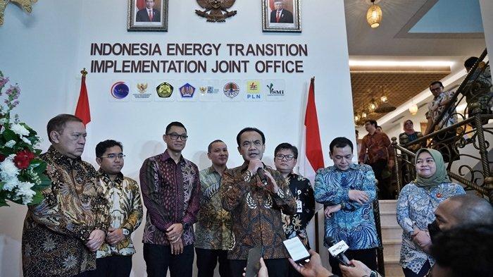 PT PLN (Persero) bersama Satuan Tugas Transisi Energi Nasional (Satgas TEN) meluncurkan Indonesia Energy Transition Implementation Joint Office atau Rumah Perancangan Aksi Transisi Energi Nasional (PATEN) yang terletak di Kebayoran Baru, Jakarta Selatan pada Rabu, (17/1/2024).