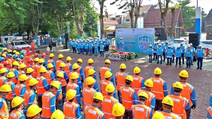 PT PLN (Persero) mengadakan kegiatan Inspection Day dalam rangka memperingati Bulan K3 Nasional, di kantor PLN UP3 Surabaya Selatan, Jumat (2/2/2024).