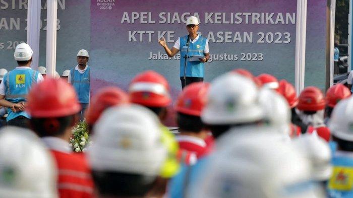 PT PLN (Persero) menggelar apel siaga kelistrikan pada Kamis (31/8/2023) di Istora Senayan, Jakarta jelang Konferensi Tingkat Tinggi (KTT) Ke-43 ASEAN yang akan berlangsung pada 5–7 September 2023 di Jakarta.