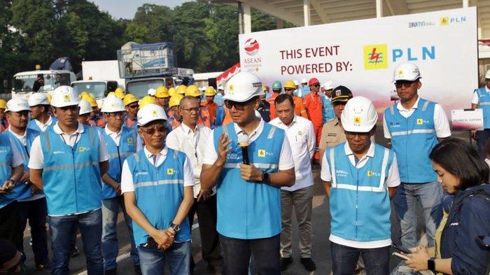 PT PLN (Persero) menggelar apel siaga kelistrikan pada Kamis (31/8/2023) di Istora Senayan, Jakarta jelang Konferensi Tingkat Tinggi (KTT) Ke-43 ASEAN yang akan berlangsung pada 5–7 September 2023 di Jakarta.