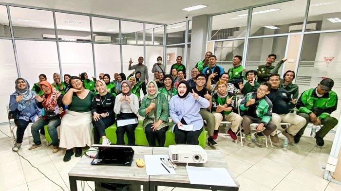 Pelatihan Anti-Kekerasan Seksual di Kota Palembang, digelar di Kantor Gojek Palembang untuk mitra-mitra roda dua dan roda empat.