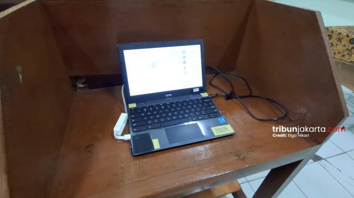 KONDISI LAPTOP CHROMEBOK - Penampakan Chromebook hasil hibah Kemendikbudristek yang digunakan di SMP 89 Jakarta. Kejaksaan Agung (Kejagung) tengah mengusut kasus dugaan korupsi pengadaan laptop chromebook dalam program digitalisasi pendidikan Kemendikbudristek tahun 2019-2022.