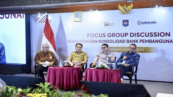 Pj Gubernur Sumsel sekaligus Direktur Jenderal Bina Keuangan Daerah Kementerian Dalam Negeri (Kemendagri) Republik Indonesia (RI) Agus Fatoni menghadiri Focus Group Discussion (FGD) Pemenuhan Modal Inti Minimum Bank Pembangunan Daerah (BPD) dan Konsolidasi Perbankan Daerah. Acara FGD tersebut berlangsung di Ballroom Hotel Borobudur, Jakarta, Senin (4/3/2024) kemarin.
