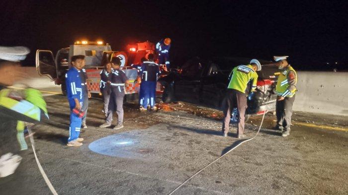 Polisi melakukan olah TKP kecelakaan beruntun di Tol Indralaya-Prabumulih pada Kamis (11/1/2024) malam.
