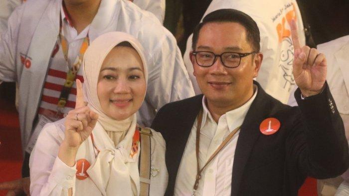 ATALIA DUKUNG RK- Potret Ridwan Kamil (RK) bersama istri, Atalia Praratya, Senin (23/9/2024). Kini Atalia Praratya dukung suaminya laporkan Lisa Mariana ke Polisi atas dugaan pencemaran nama baik.