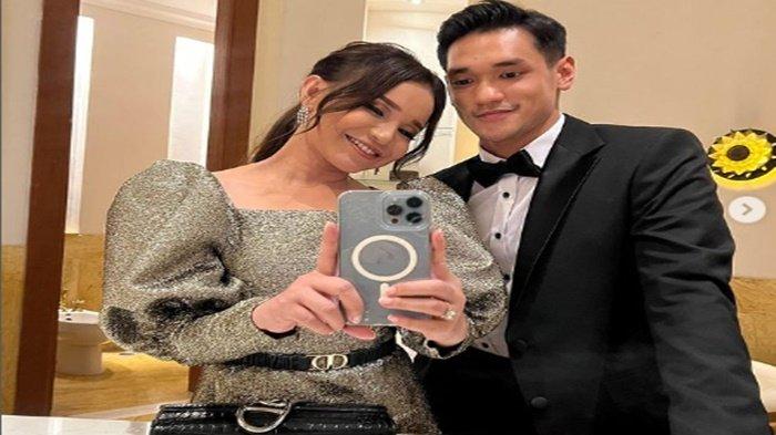 Rossa dituding memiliki kedekatan khusus pasca memajang foto bersama Afgan dalam laman Instagram miliknya, Teh Ocha berikan penjelasan