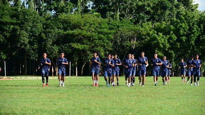 Skuad tim Sriwijaya FC latihan Stadion Heroik Kopassus Grup 1 Serang Banten, Rabu (10/1/2024) pagi.