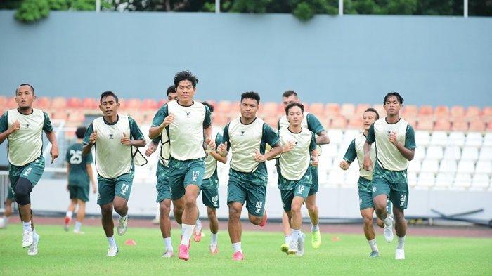 Skuad tim Sriwijaya FC kembali menjalani latihan fisik di Stadion Bumi Sriwijaya Palembang