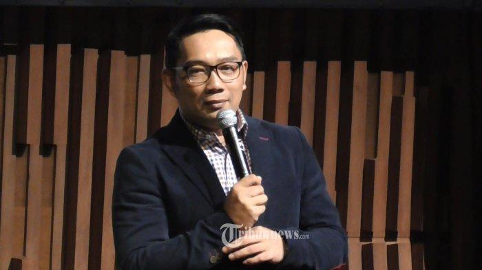 RIDWAN KAMIL AMAN - Ridwan Kamil menjadi pembicara dalam acara sharing, Bukatalks di SCTV Tower, Senayan City, Jalan Asia Afrika, Jakarta Selatan, Jumat (27/10/2017. Status Ridwan Kamil bakal aman, sosok ayah biologis anak Lisa Mariana tes DNA
