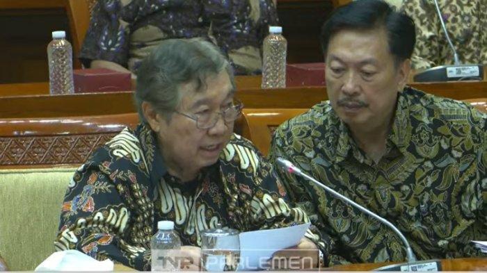 PEMAIN SIRKUS OCI - Pendiri Oriental Circus Indonesia (OCI), Jansen Manansang jelaskan tentang bunker yang disebut sebagai tempat penyiksaan. Hal itu diungkapkan Jansen di hadapan Komisi III DPR RI, di di Gedung Parlemen Senayan, Senin (21/4/2025).