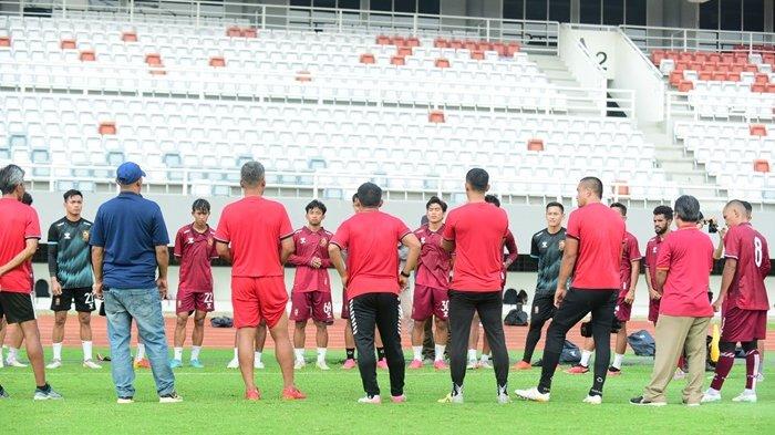 Tim Sriwijaya FC Oficial Training jelang laga menghadapi PSMS Medan di Stadion Gelora Sriwijaya Jakabaring, Sabtu (16/12/2023).