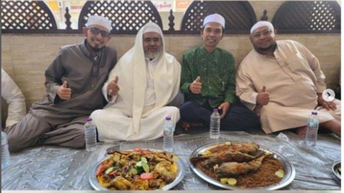 Ustadz Abdul Somad mengunggah foto kebersamaan terakhir bersama Habib Mahdi (kanan) Senin (16/10/2023)