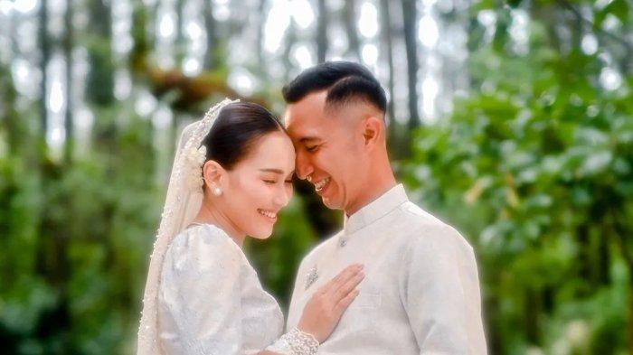 Undangan pernikahan Ayu Ting Ting diungkit