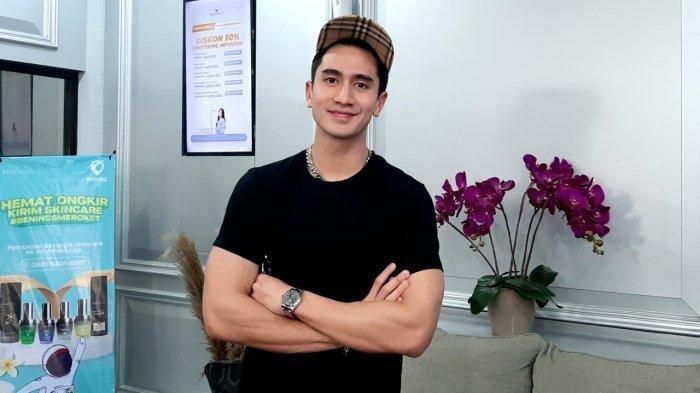 VERRELL AKUI INI - Verrell Bramasta saat ditemui di kawasan Kemang, Jakarta Selatan. Verrell Bramasta Akhirnya Jujur Kuak Status Hubungannya dengan Fuji