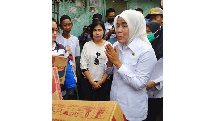 Wakil Walikota Palembang Fitrianti Agustinda ketika bersama masyarakat Palembang