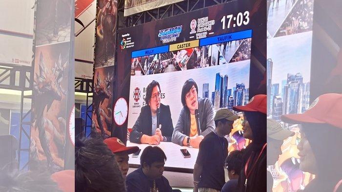 Willy Aurum dan Taufik sebagai Caster di event Bandai Card Games Festival 24-25 World Tour di Jakarta.