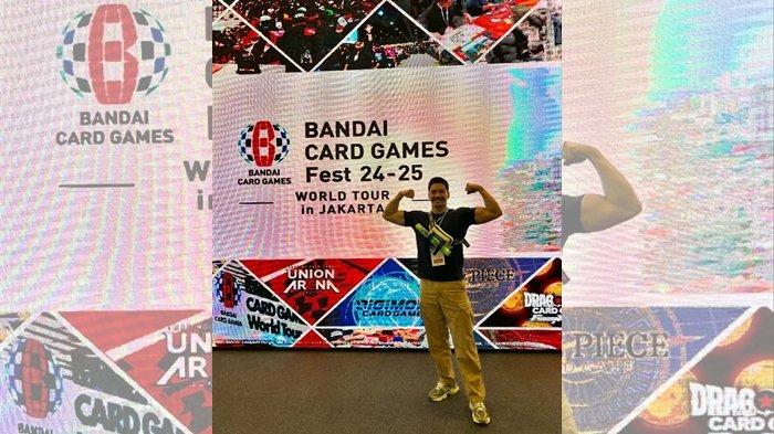 Yoshi Sudarso berpose di event Bandai Card Games Festival 24-25 World Tour di Jakarta.
