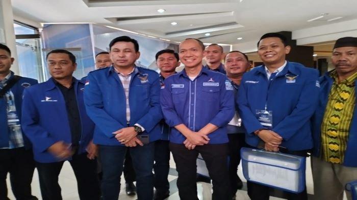 Yudha Pratomo Mahyuddin resmi pimpin DPC Partai Demokrat Kota Palembang yang merupakan putra mantan Gubernur Sumsel Mahyuddin tersebut terpilih secara aklamasi.