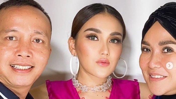Ayah Rozak, Ayu Ting Ting dan Umi Kalsum