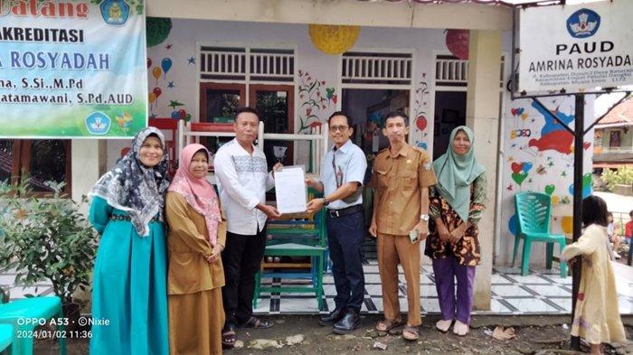 Total bantuan kursi yang didistribuskan CSR PT Tel ke PAUD/KB/TK selama tahap 1-3 yaitu sebanyak 550 set meja dan kursi.