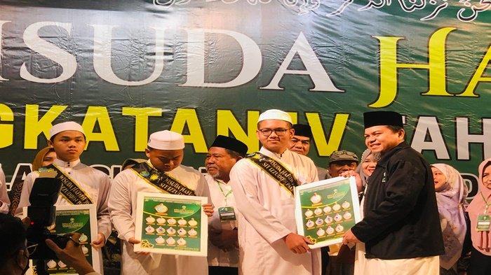 Sekolah Islam Terpadu (SIT) Izzudin menggelar wisuda hafizh di Rajawali Grand Ballroom, Rabu (22/5/2024).