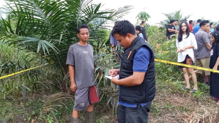 lokasi penemuan kerangka manusia di Dusun III Desa Tebing Bulang, Kecamatan Sungai Keruh