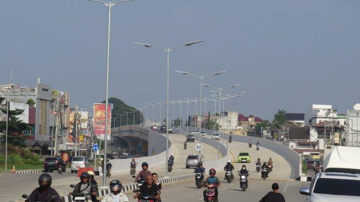 Mulai hari ini, Jumat (7/6/2024) Flyover Sekip Ujung Palembang sudah dibuka dan bisa dilintasi oleh pengendara.