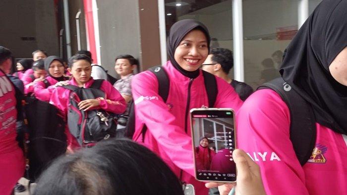 Mantan bintang klub voli Korea Selatan, Red Sparks, Megawati Hangestri Pertiwi kini di Jakarta BIN, usai latihan di PSCC sebagai persiapan melawan Jakarta Elektrik PLN pada putaran pertama Proliga 2024. (SYAHRUL HIDAYAT)
