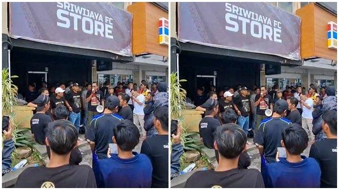 Capo Tifoso Ultras Palembang Qusoi SH mewakili tiga kelompok suporter Sriwijaya FC berorasi di depan kantor sekretariat Sriwijaya FC di Komplek Ruko PS Mall Palembang, Rabu (11/12/2024) 'mengkudeta' PT Digi Sport Asia yang dinilai telah mengabaikan tugasnya selama ini.