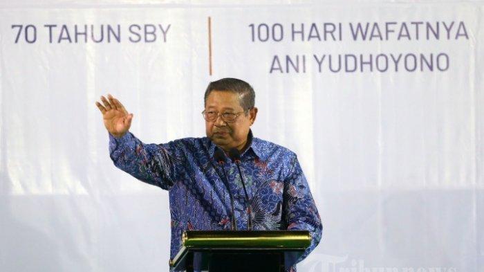 Presiden Keenam RI yang juga Ketua Umum Partai Demokrat Susilo Bambang Yudhoyono menyampaikan pidato saat malam kontemplasi di Kediamannya di Puri Cikeas, Jakarta, Senin (9/9/2019). Malam Kontemplasi tersebut memperingati 18 tahun Partai Demokrat, 70 tahun Susilo Bambang Yudhoyono dan 100 hari wafatnya Ibu Ani Yudhoyono. TRIBUNNEWS/IRWAN RISMAWAN