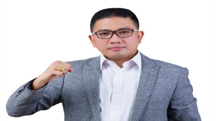 Wakil Ketua Komisi V DPRD Sumsel, Mgs H Syaiful Padli ST MM, Pemda harus turun tangan fasilitasi dengan perusahaan agar keuangan Sriwijaya FC kembali stabil.