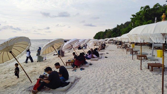 Pantai Kurakura di Desa Boneoge, Kecamatan Banawa, Kabupaten Donggala.