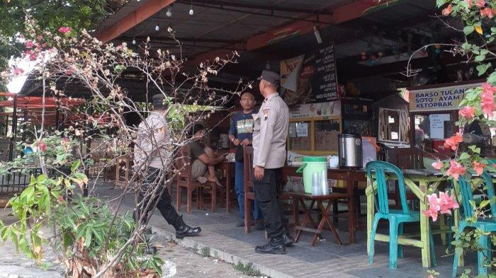 Mantan tersangka pengaturan skor Bambang Suryo terlihat hadir dalam pertandingan lanjutan Liga 3 Jawa Tengah antara Persip Pekalongan menghadapi Sragen United berakhir di Stadion Hoegeng, Pekalongan, Minggu (12/11/2023).