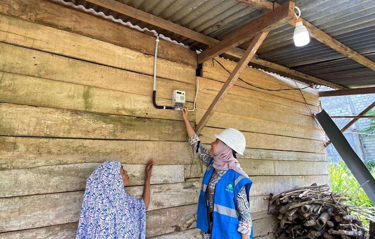 Berhasil Atasi Segala Hambatan, Srikandi PLN Salurkan Listrik ke Daerah 3T di Sulawesi