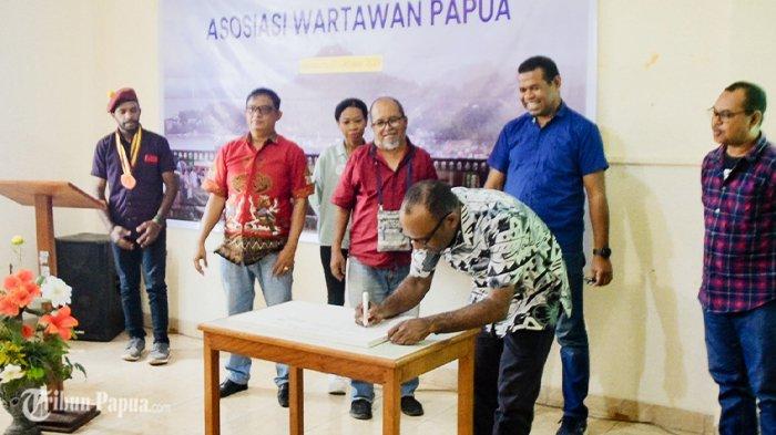 Asosiasi Wartawan Papua secara resmi hadir di Bumi Cenderawasih. Hal itu ditandai dengan launching yang dilaksanakan di Aula Susteran Waena, Kota Jayapura, Sabtu (7/10/2023).