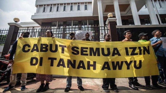 Pejuang lingkungan hidup dari suku Awyu mengajukan permohonan sebagai tergugat intervensi dalam gugatan korporasi PT Megakarya Jaya Raya dan PT Kartika Cipta Pratama terhadap Menteri Lingkungan Hidup dan Kehutanan (LHK).