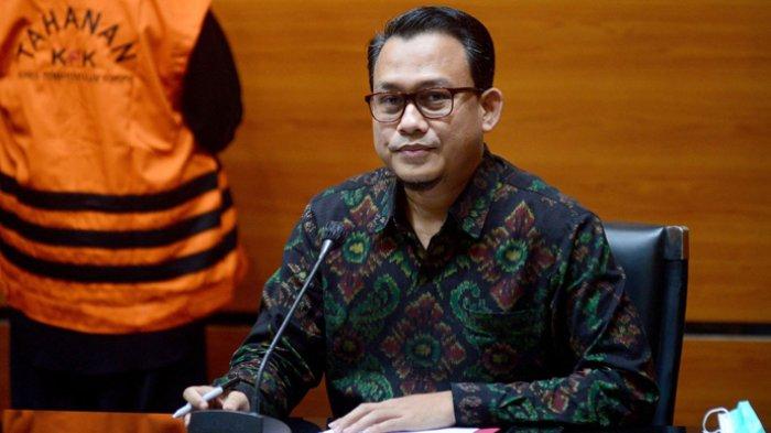 Juru bicara (Jubir) Komisi Pemberantasan Korupsi (KPK), Ali Fikri mengatakan, operasi tangkap tangan itu (OTT) dilakukan pihaknya saat Yan Piet Mosso yang diduga sedang melakukan korupsi di wilayah Papua Barat Daya hari Minggu (12/11/2023).